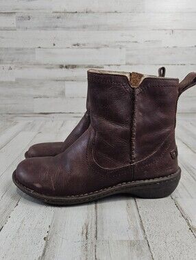 Ugg Neevah Brown Red Shearling Lined Leather Boots Size 7